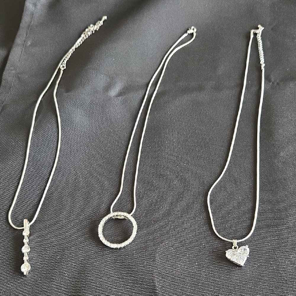 Chic Silver Necklace Trio with Heart and Circle Pendants